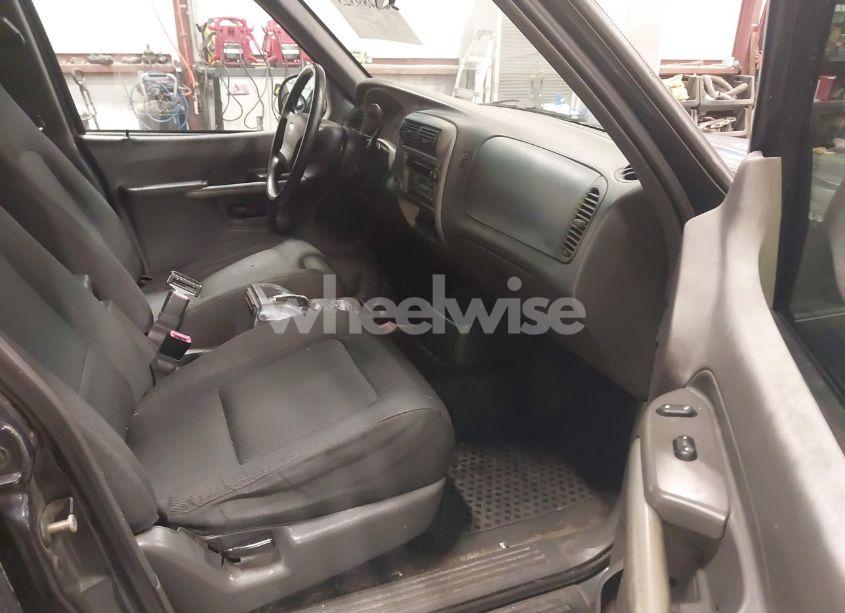 Photo 5 of 2001 Ford Explorer SPORT TRAC (VIN 1FMZU67EX1UC60444)