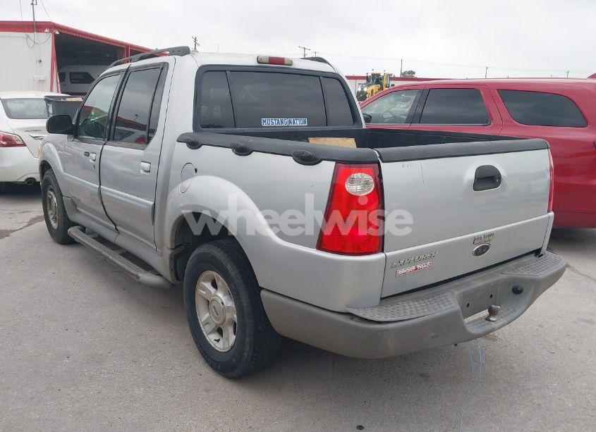 Photo 3 of 2002 Ford Explorer SPORT TRAC (VIN 1FMZU67EX2UB18161)