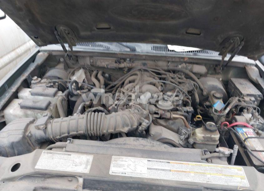 Photo 10 of 2002 Ford Explorer SPORT TRAC CHOICE/PREMIUM/VALUE (VIN 1FMZU67EX2UB76271)