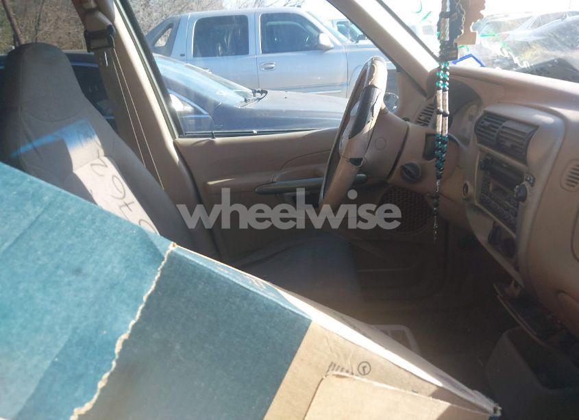 Photo 5 of 2002 Ford Explorer SPORT TRAC CHOICE/PREMIUM/VALUE (VIN 1FMZU67EX2UB76271)