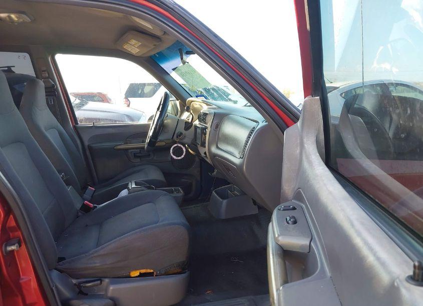 Photo 5 of 2002 Ford Explorer SPORT TRAC (VIN 1FMZU67EX2UC94076)