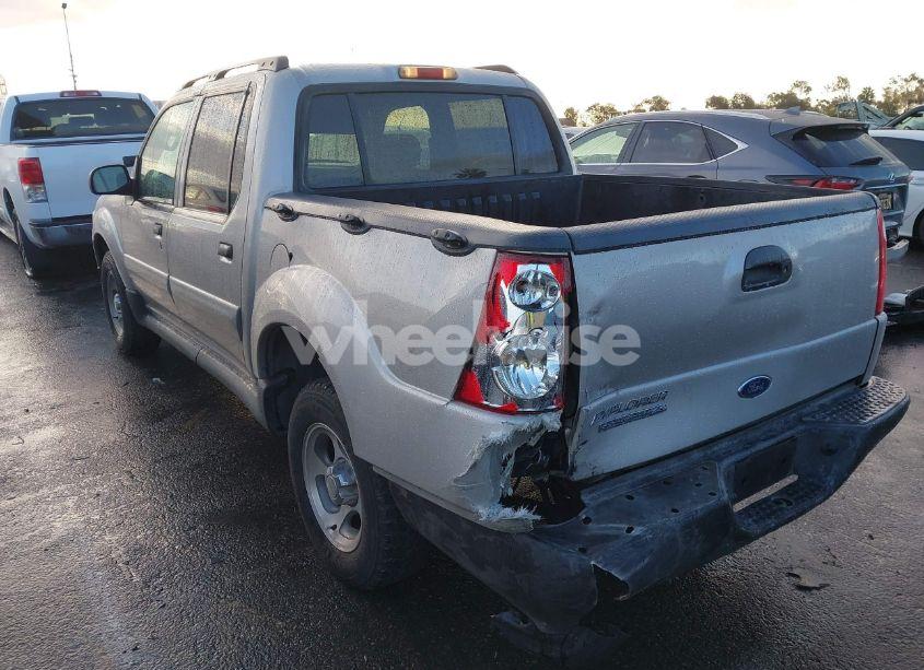 Photo 3 of 2004 Ford Explorer SPORT TRAC ADRENALIN/XLS/XLT (VIN 1FMZU67K04UA23780)