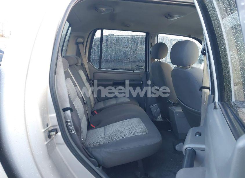 Photo 8 of 2004 Ford Explorer SPORT TRAC ADRENALIN/XLS/XLT (VIN 1FMZU67K04UA23780)