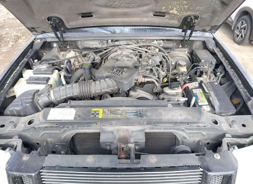 Photo 10 of 2004 Ford Explorer SPORT TRAC ADRENALIN/XLS/XLT (VIN 1FMZU67K04UC03079)