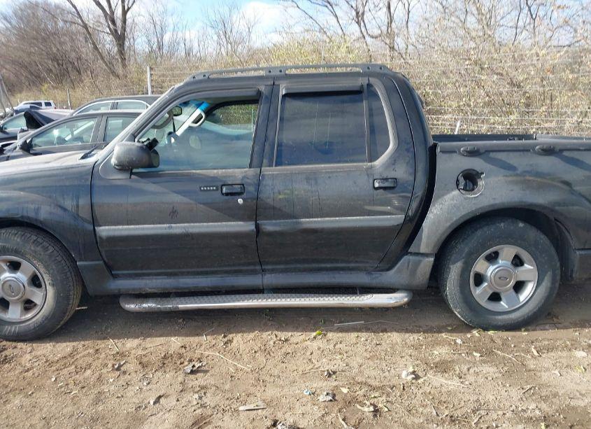 Photo 14 of 2004 Ford Explorer SPORT TRAC ADRENALIN/XLS/XLT (VIN 1FMZU67K04UC03079)