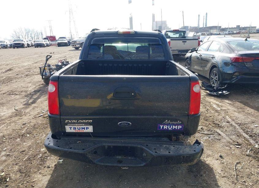 Photo 16 of 2004 Ford Explorer SPORT TRAC ADRENALIN/XLS/XLT (VIN 1FMZU67K04UC03079)