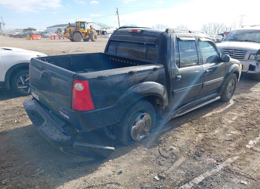 Photo 4 of 2004 Ford Explorer SPORT TRAC ADRENALIN/XLS/XLT (VIN 1FMZU67K04UC03079)