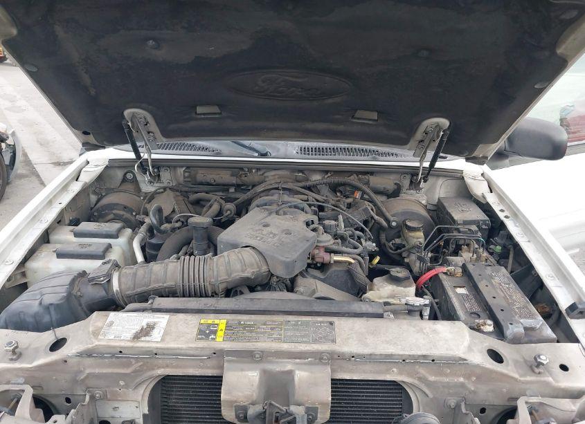 Photo 10 of 2005 Ford Explorer SPORT TRAC ADRENALIN/XLS/XLT (VIN 1FMZU67K05UA01098)