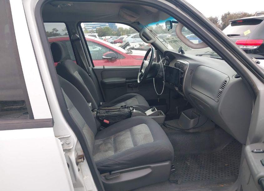 Photo 5 of 2005 Ford Explorer SPORT TRAC ADRENALIN/XLS/XLT (VIN 1FMZU67K05UA01098)