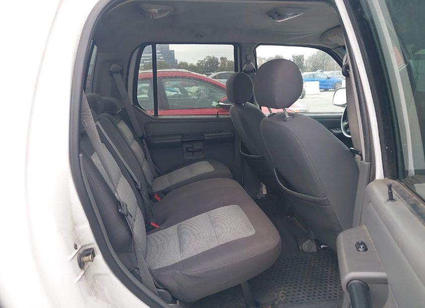 Photo 8 of 2005 Ford Explorer SPORT TRAC ADRENALIN/XLS/XLT (VIN 1FMZU67K05UA01098)