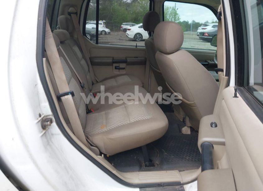 Photo 8 of 2005 Ford Explorer SPORT TRAC ADRENALIN/XLS/XLT (VIN 1FMZU67K05UA39415)