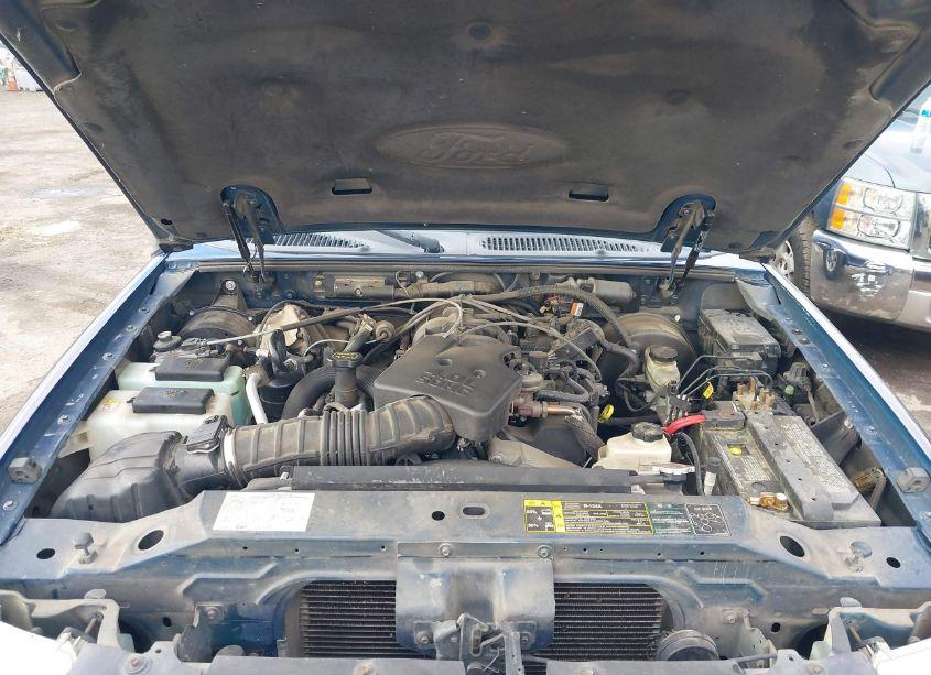 Photo 10 of 2005 Ford Explorer SPORT TRAC ADRENALIN/XLS/XLT (VIN 1FMZU67K05UB28367)