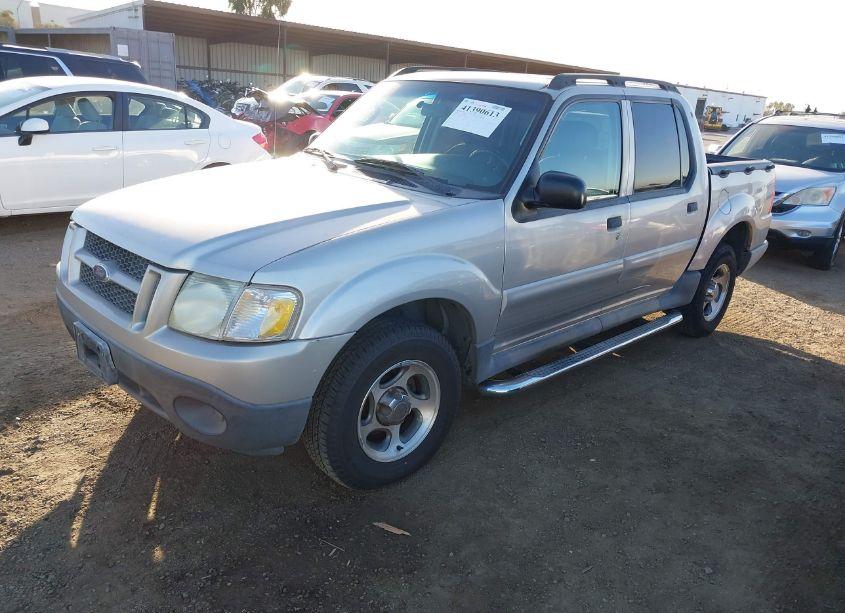 Photo 2 of 2005 Ford Explorer SPORT TRAC ADRENALIN/XLS/XLT (VIN 1FMZU67K05UB81960)