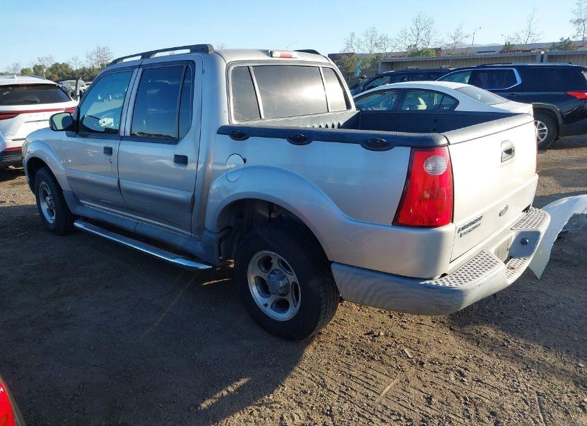 Photo 3 of 2005 Ford Explorer SPORT TRAC ADRENALIN/XLS/XLT (VIN 1FMZU67K05UB81960)