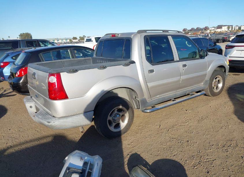 Photo 4 of 2005 Ford Explorer SPORT TRAC ADRENALIN/XLS/XLT (VIN 1FMZU67K05UB81960)