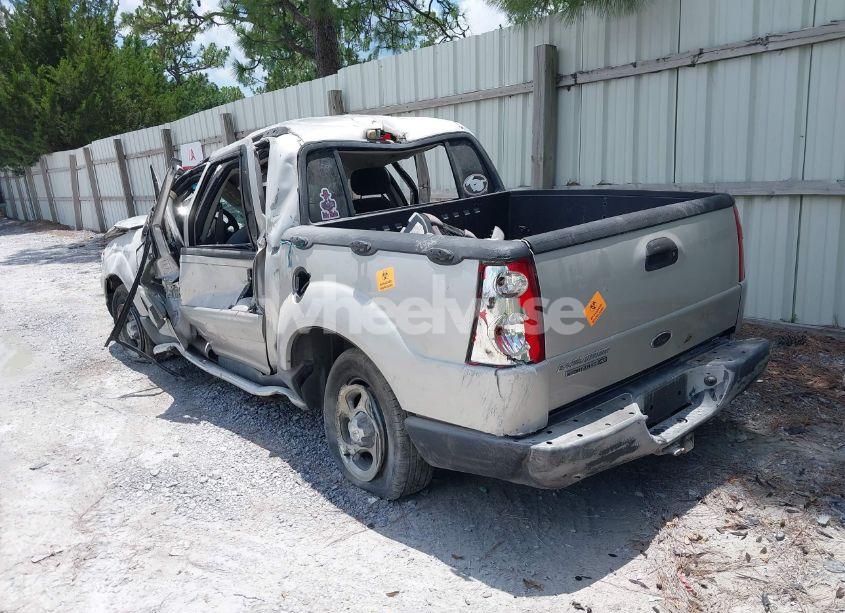 Photo 3 of 2004 Ford Explorer SPORT TRAC ADRENALIN/XLS/XLT (VIN 1FMZU67K14UA83504)