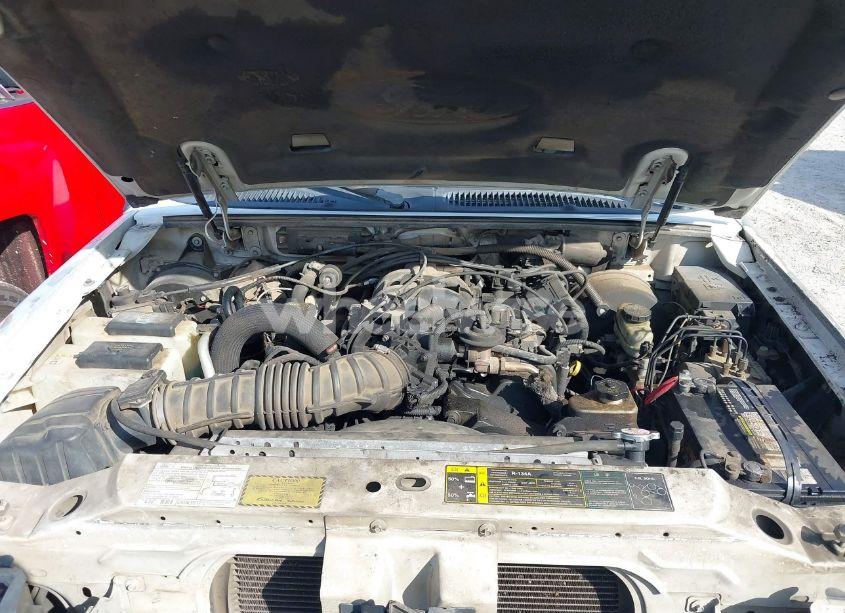 Photo 10 of 2005 Ford Explorer SPORT TRAC ADRENALIN/XLS/XLT (VIN 1FMZU67K15UA48284)