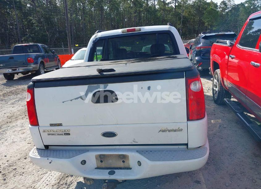 Photo 17 of 2005 Ford Explorer SPORT TRAC ADRENALIN/XLS/XLT (VIN 1FMZU67K15UA48284)