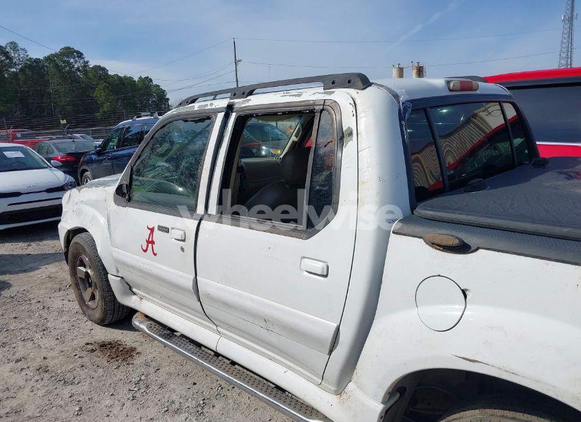 Photo 6 of 2005 Ford Explorer SPORT TRAC ADRENALIN/XLS/XLT (VIN 1FMZU67K15UA48284)