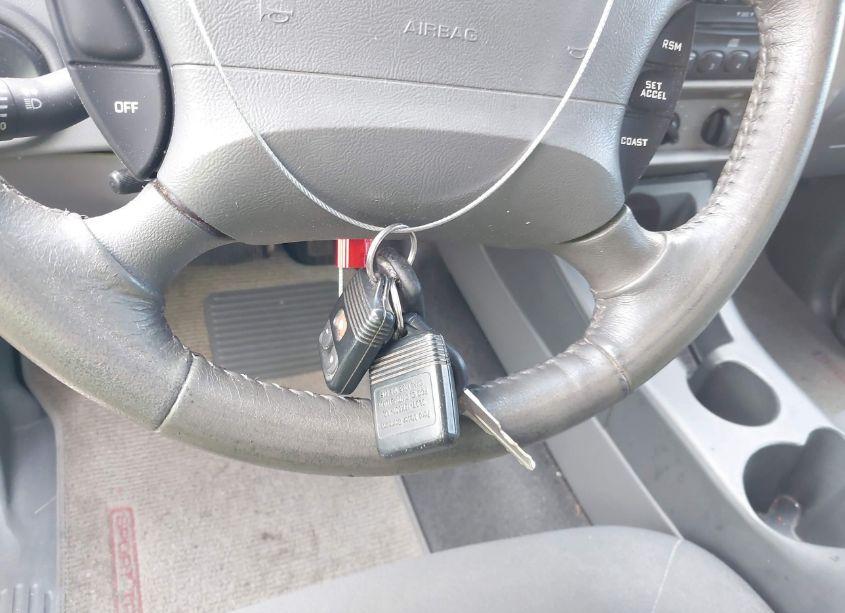 Photo 11 of 2004 Ford Explorer SPORT TRAC ADRENALIN/XLS/XLT (VIN 1FMZU67K24UA29399)