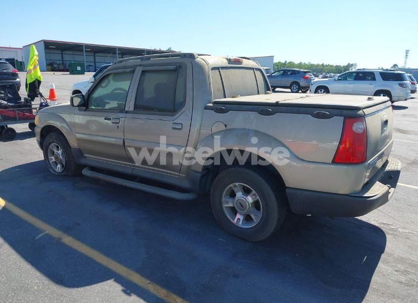 Photo 3 of 2004 Ford Explorer SPORT TRAC ADRENALIN/XLS/XLT (VIN 1FMZU67K24UA66100)
