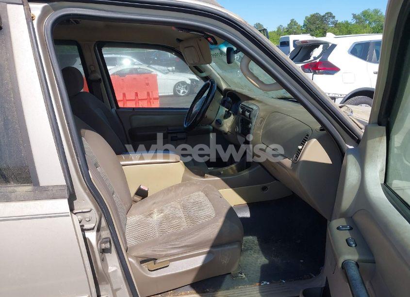 Photo 5 of 2004 Ford Explorer SPORT TRAC ADRENALIN/XLS/XLT (VIN 1FMZU67K24UA66100)