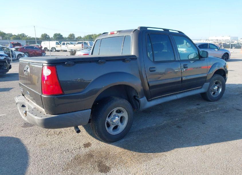 Photo 4 of 2005 Ford Explorer SPORT TRAC ADRENALIN/XLS/XLT (VIN 1FMZU67K25UA29968)
