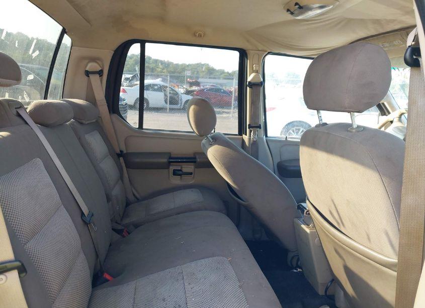 Photo 8 of 2005 Ford Explorer SPORT TRAC ADRENALIN/XLS/XLT (VIN 1FMZU67K25UA29968)