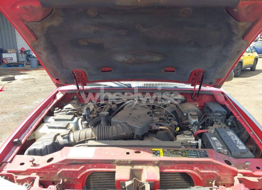 Photo 10 of 2005 Ford Explorer SPORT TRAC ADRENALIN/XLS/XLT (VIN 1FMZU67K25UB67669)