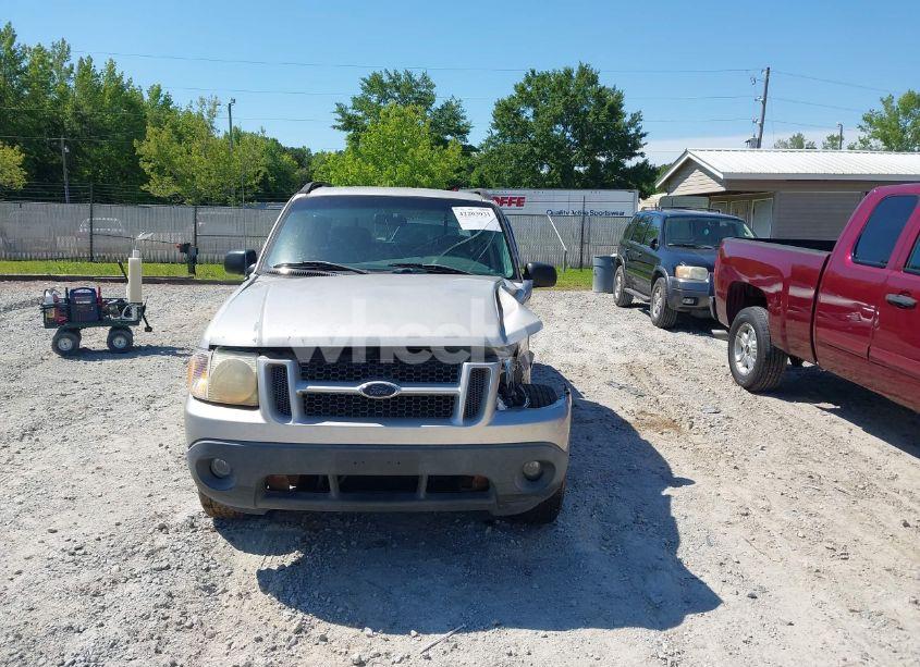 Photo 12 of 2004 Ford Explorer SPORT TRAC ADRENALIN/XLS/XLT (VIN 1FMZU67K34UA66302)