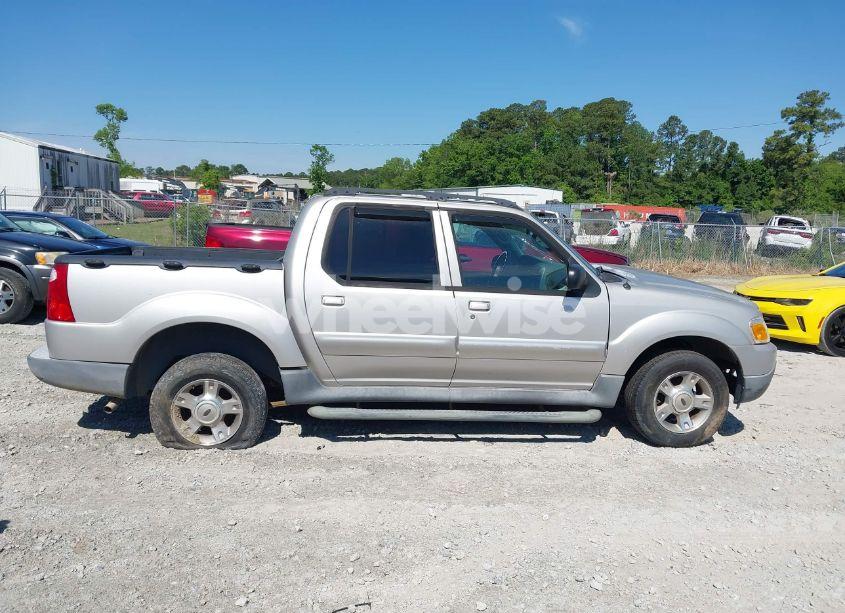 Photo 13 of 2004 Ford Explorer SPORT TRAC ADRENALIN/XLS/XLT (VIN 1FMZU67K34UA66302)