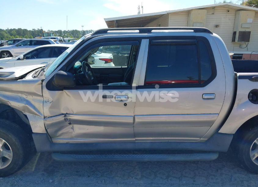 Photo 14 of 2004 Ford Explorer SPORT TRAC ADRENALIN/XLS/XLT (VIN 1FMZU67K34UA66302)