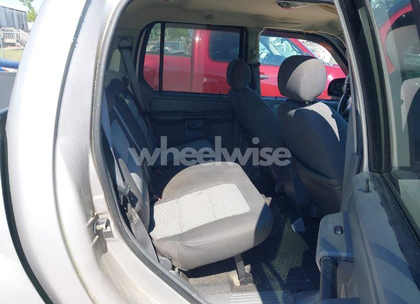 Photo 8 of 2004 Ford Explorer SPORT TRAC ADRENALIN/XLS/XLT (VIN 1FMZU67K34UA66302)