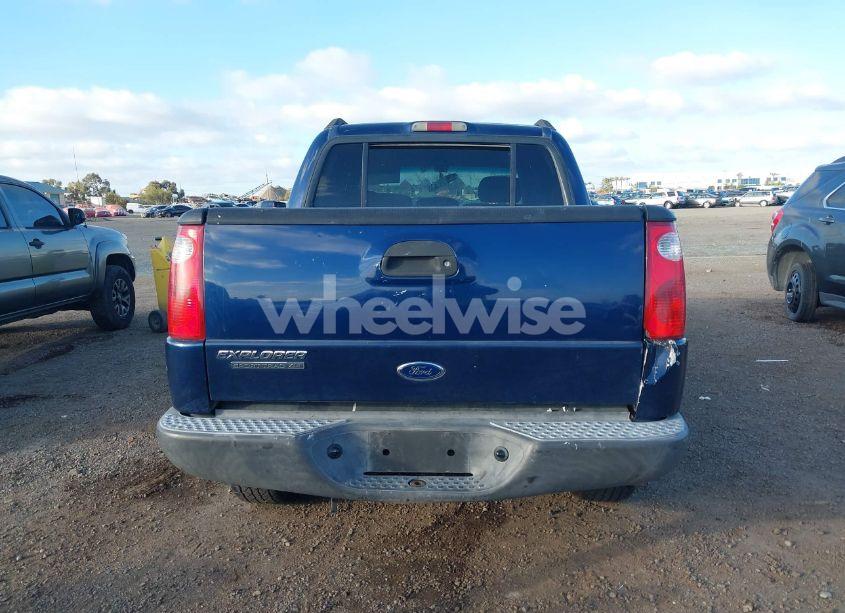 Photo 17 of 2004 Ford Explorer SPORT TRAC ADRENALIN/XLS/XLT (VIN 1FMZU67K34UA88932)