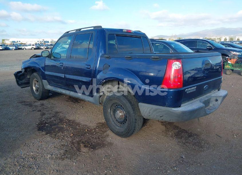 Photo 3 of 2004 Ford Explorer SPORT TRAC ADRENALIN/XLS/XLT (VIN 1FMZU67K34UA88932)