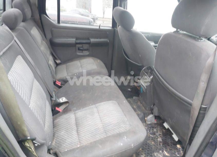 Photo 8 of 2004 Ford Explorer SPORT TRAC ADRENALIN/XLS/XLT (VIN 1FMZU67K34UA88932)