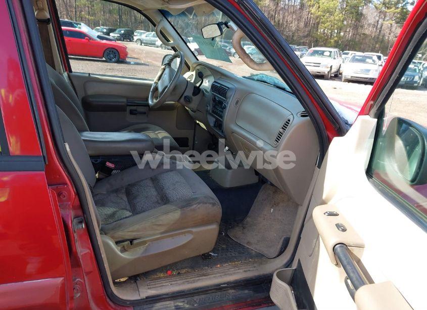 Photo 5 of 2004 Ford Explorer SPORT TRAC ADRENALIN/XLS/XLT (VIN 1FMZU67K34UB23890)