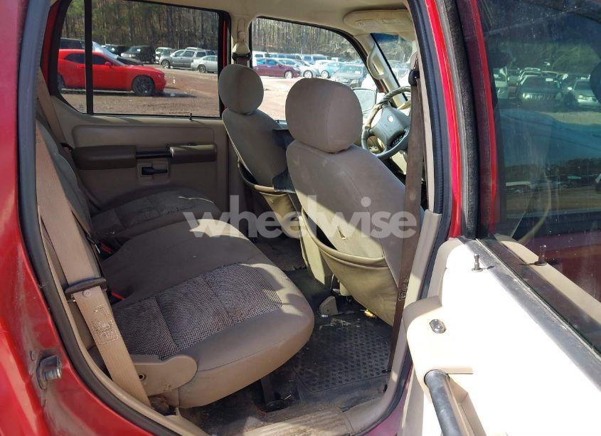 Photo 8 of 2004 Ford Explorer SPORT TRAC ADRENALIN/XLS/XLT (VIN 1FMZU67K34UB23890)