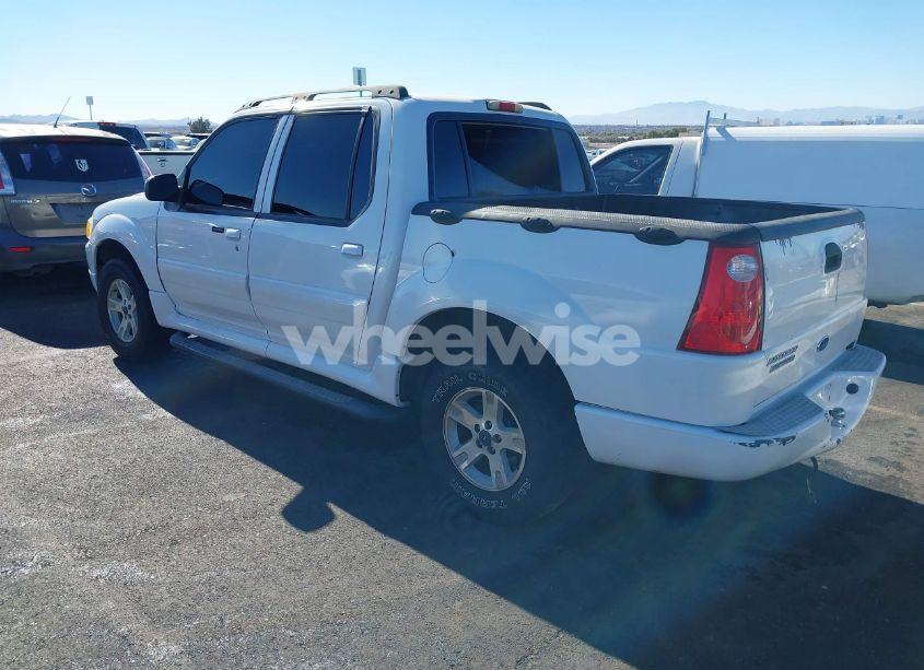 Photo 3 of 2005 Ford Explorer SPORT TRAC ADRENALIN/XLS/XLT (VIN 1FMZU67K35UA13486)