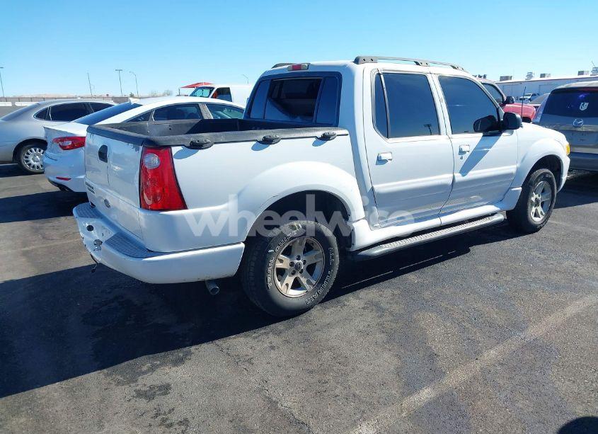 Photo 4 of 2005 Ford Explorer SPORT TRAC ADRENALIN/XLS/XLT (VIN 1FMZU67K35UA13486)