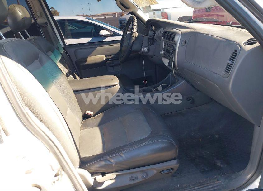 Photo 5 of 2005 Ford Explorer SPORT TRAC ADRENALIN/XLS/XLT (VIN 1FMZU67K35UA13486)