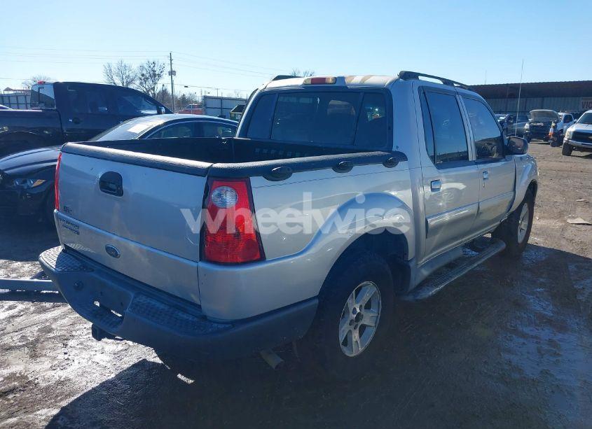 Photo 4 of 2005 Ford Explorer SPORT TRAC ADRENALIN/XLS/XLT (VIN 1FMZU67K35UA29591)
