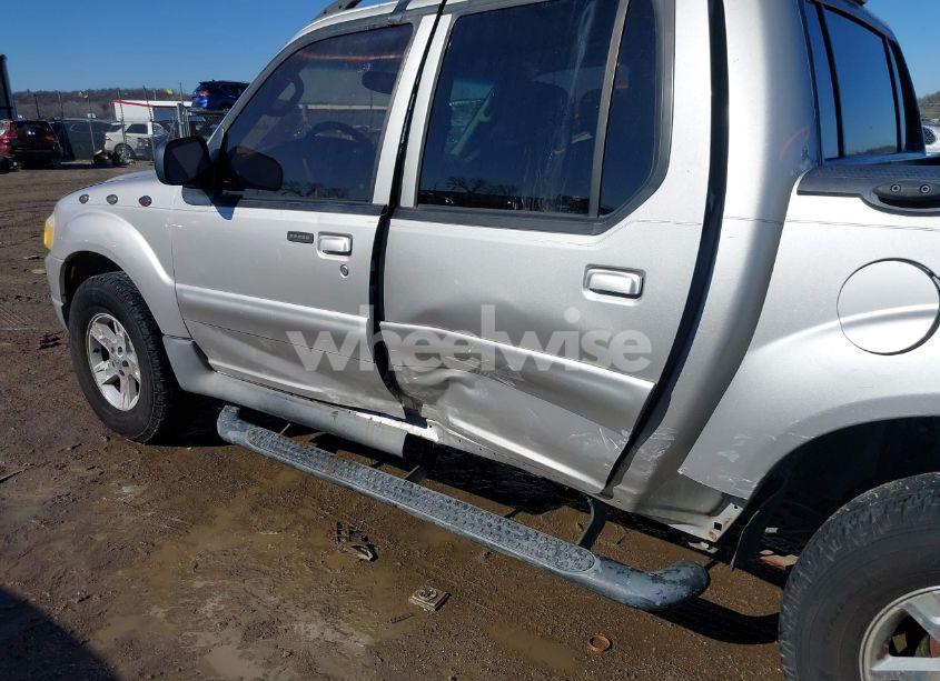 Photo 6 of 2005 Ford Explorer SPORT TRAC ADRENALIN/XLS/XLT (VIN 1FMZU67K35UA29591)