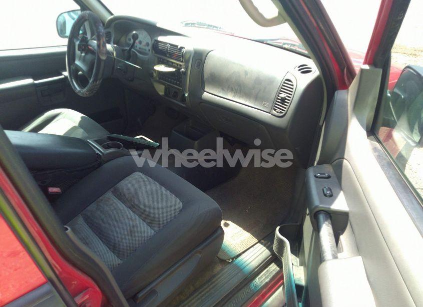 Photo 5 of 2005 Ford Explorer SPORT TRAC ADRENALIN/XLS/XLT (VIN 1FMZU67K35UB81970)