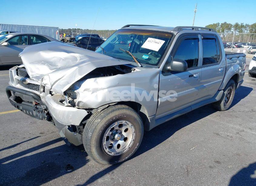 Photo 2 of 2005 Ford Explorer SPORT TRAC (VIN 1FMZU67K35UB82696)