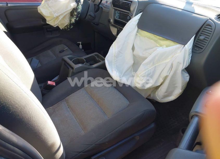 Photo 5 of 2005 Ford Explorer SPORT TRAC (VIN 1FMZU67K35UB82696)