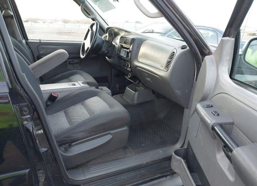 Photo 5 of 2004 Ford Explorer SPORT TRAC ADRENALIN/XLS/XLT (VIN 1FMZU67K44UA04035)