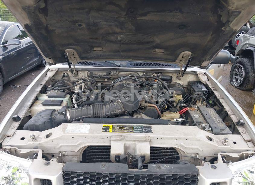 Photo 10 of 2004 Ford Explorer SPORT TRAC (VIN 1FMZU67K44UA22678)