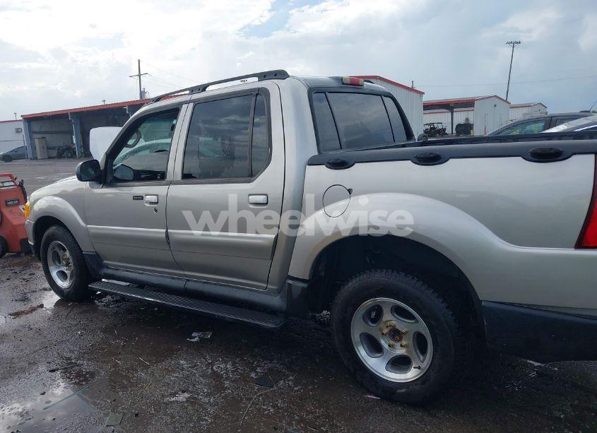 Photo 14 of 2004 Ford Explorer SPORT TRAC (VIN 1FMZU67K44UA22678)