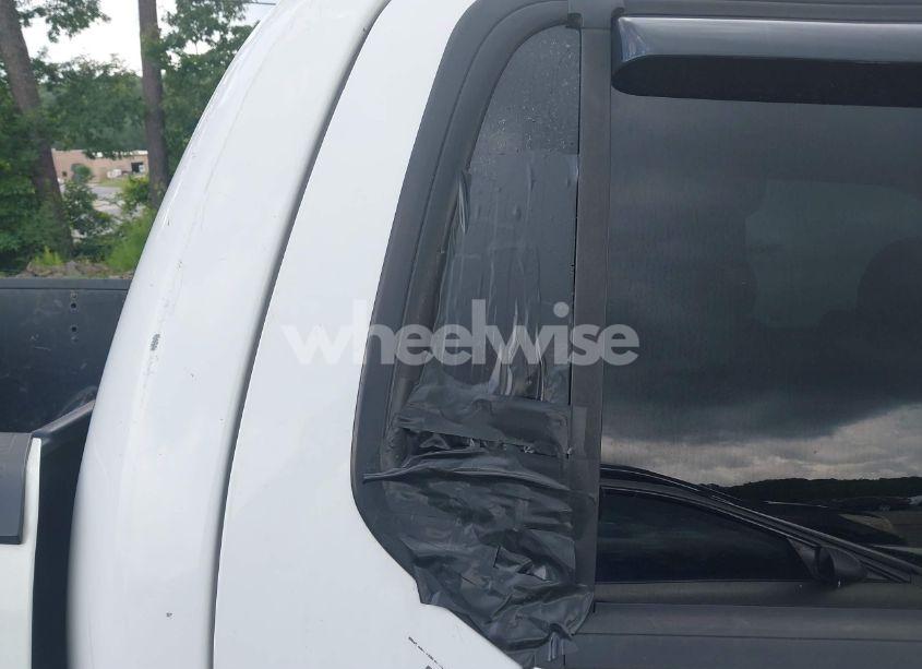 Photo 13 of 2004 Ford Explorer SPORT TRAC ADRENALIN/XLS/XLT (VIN 1FMZU67K44UA57074)